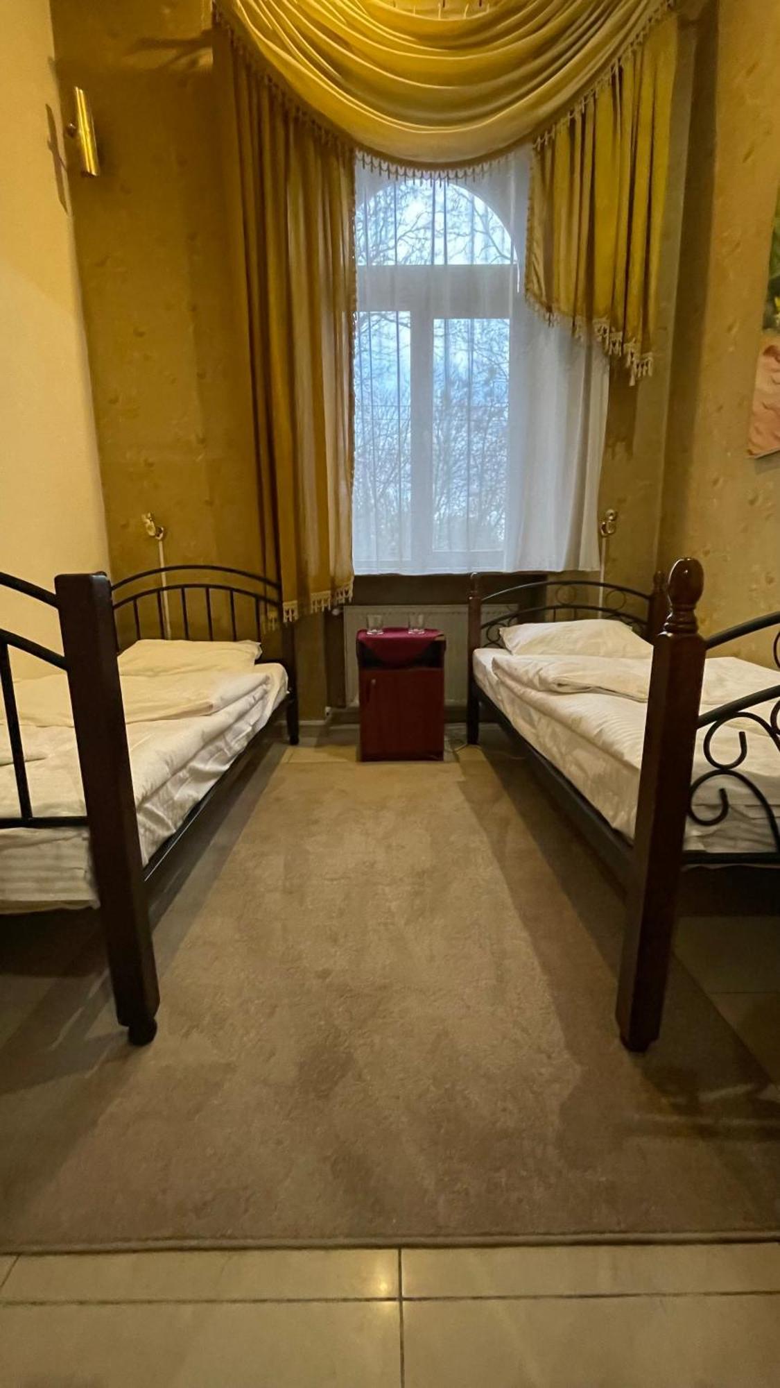 Mini Hotel Central Park Lviv Extérieur photo